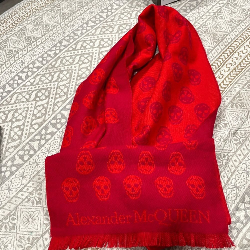Alexander McQueen Scarf 🧣